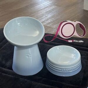 LE CREUSET PET BOWL STAND SET BLUE  (2 Pieces)